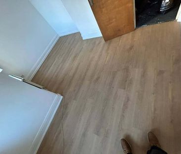 Room in a Shared House, Great West Road, TW5 - Photo 3