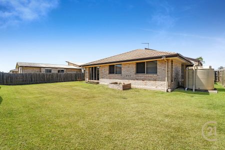 Gorgeous Low Set Brick Home - Photo 5