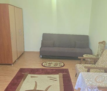 Inchiriez apartament 2 camere in Deva, zona Piata Centrala, decomandat - Photo 2