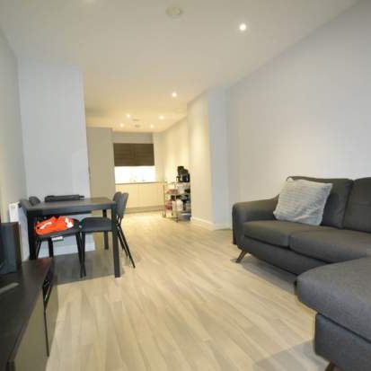 1 bedroom property to rent in Southall - Photo 1