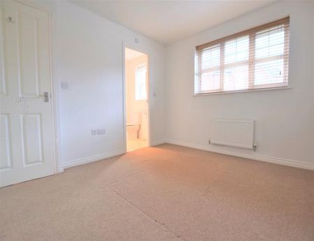 3 Bedroom Mews To Let - Photo 4
