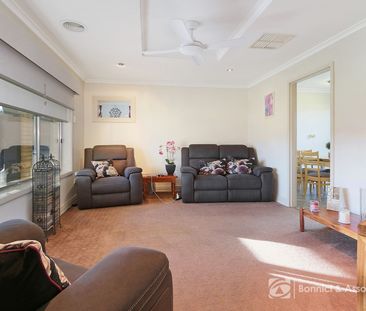 496 Danes Street, Lavington - Photo 2