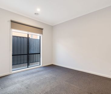 Low Maintenance Family Home - Photo 4