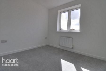 3 bedroom semi-detached house to rent - Photo 4
