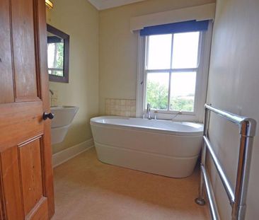 4 bedroom detached house to rent - Photo 4