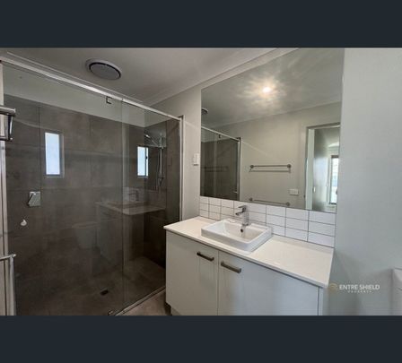 4 Bronx Avenue, Berwick, Vic 3806 - Photo 1