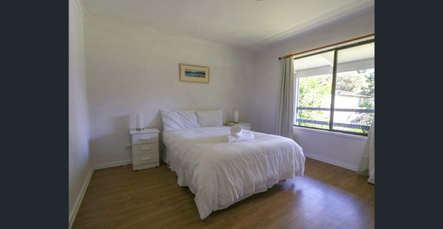 FULLY FURNISHED ISLAND HIDEAWAY - UTILITIES INCLUDED - Photo 1