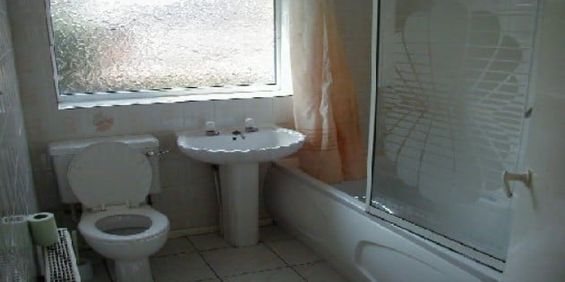 3 Bed Terraced House, The Vale, LS6 - Photo 3