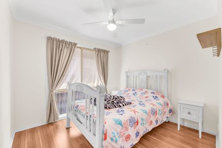 Low Maintenance Family Home - Photo 4