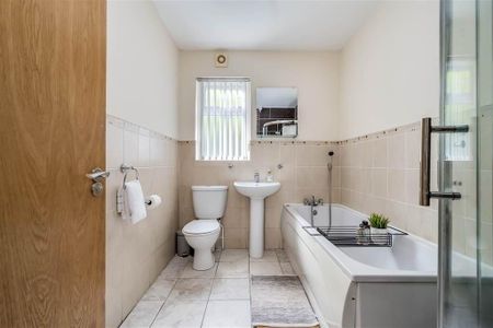 Apartment 2 Glendale Court 182 Saintfield Road, Belfast, BT8 6HN - Photo 5