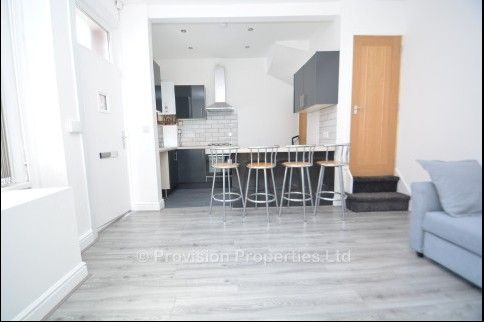 4 Bed Properties Student Flats Houses Hyde Park - Photo 1