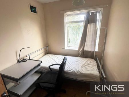 4 bedroom terraced house to rent - Photo 3