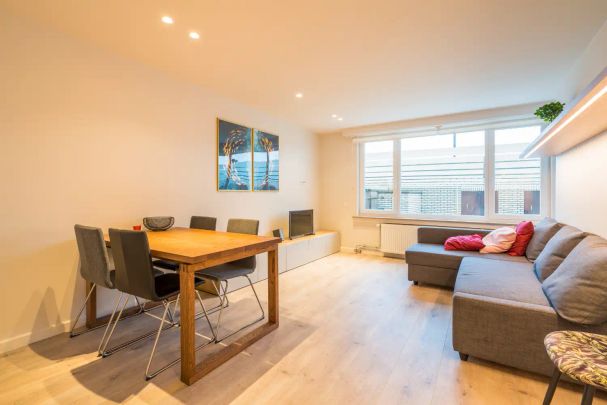 Modern instapklaar appartement met twee slaapkamers. Let op: dit pand heeft geen zeezicht! - Photo 1