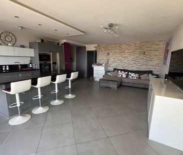 Location Appartement 3 pièces 75m² ST LAURENT DU VAR 06700 - Photo 2