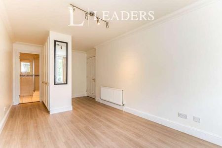Trent House, Maybate Avenue, Kingston Upon Thames, KT2 - Photo 3