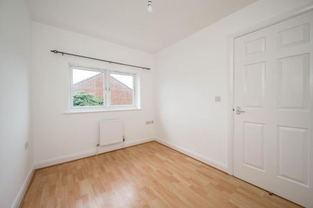 3 bedroom semi-detached house to rent - Photo 4