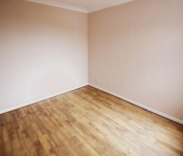 3 bedroom House To Let Total Size: 1194 SQ FT - Photo 2