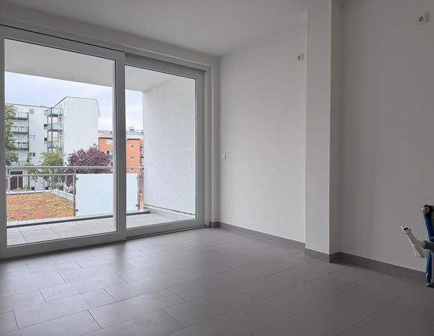 schicke 2-Zimmer-Wohnung mit Balkon und Aufzug in zentraler Innenstadtlage - Photo 1