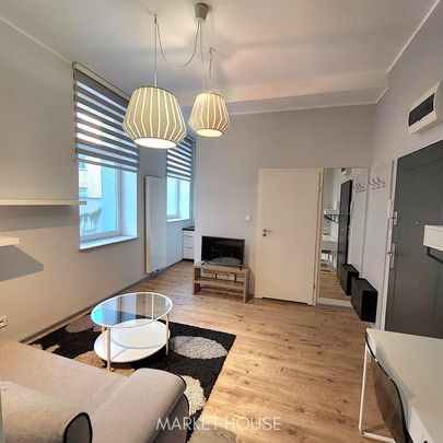 Komfortowe 2 pokoje w centrum z windą i piwnicą. - Photo 1