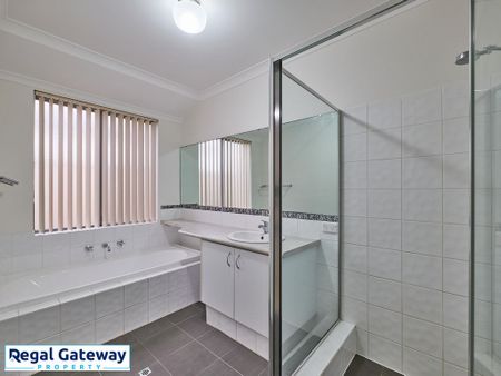 8 Chile Way, AUBIN GROVE WA 6164 - Photo 5