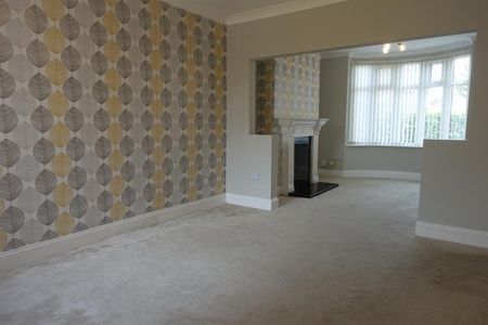 3 bedroom House To Let - Photo 3