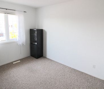 Spacious 3 Bed + Den | Finished Basement | Large Yard | Oversized G... - Photo 6