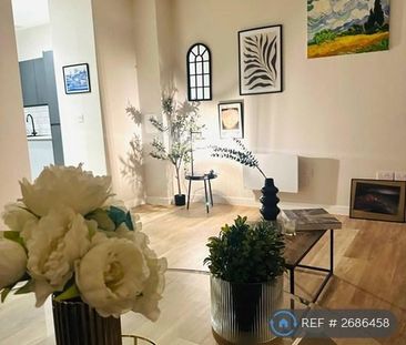 1 bedroom in a flat share to rent - Photo 2