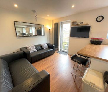 1 bedroom in a house share to rent - Photo 1