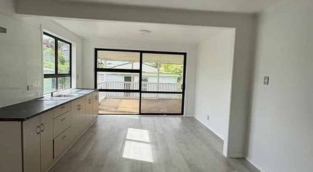 Charming 4BR Home in Otara! - Photo 5