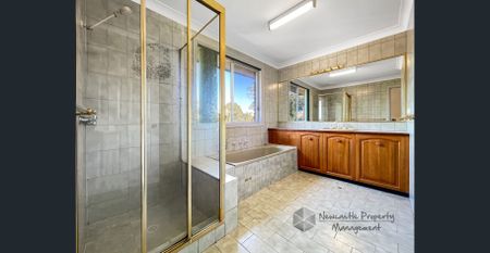 Great family home in an ideal location! - Photo 4