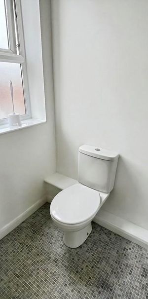 1 bedroom in a flat share to rent - Photo 1