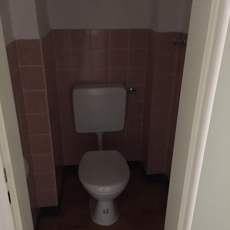 Stadtnahe Familienwohnung im gepflegten 6 Familien Haus - Photo 2