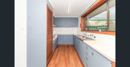 AFFORDABLE HOME IN CONVENIENT LOCATION - Photo 3