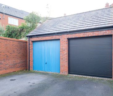 A spacious four bedroom home in this sought after development in Ma... - Photo 5