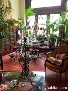 Logement à Paris, Location meublée - Photo 2