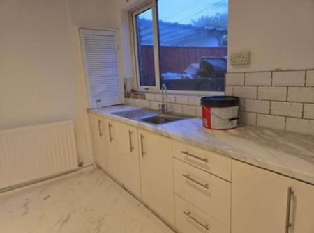 2 bedroom terraced house to rent - Photo 3