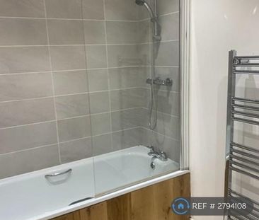 2 bedroom flat to rent - Photo 6