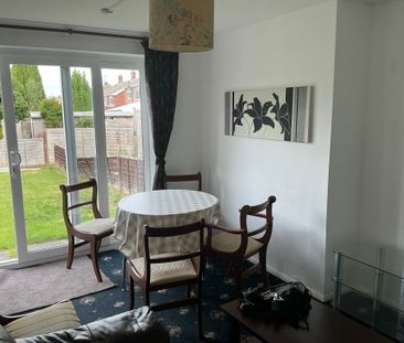 39, Eastfield Crescent - Photo 3