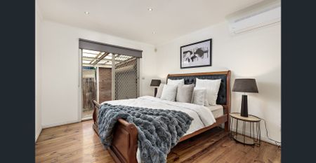 Spacious Family Home in Quiet Court Location! - Photo 3