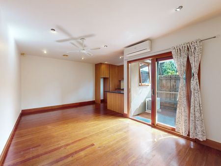 19 Nash Street, Brunswick VIC 3056 - Photo 4