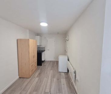 Studio Flat, High Level Drive, SE26 - Photo 4