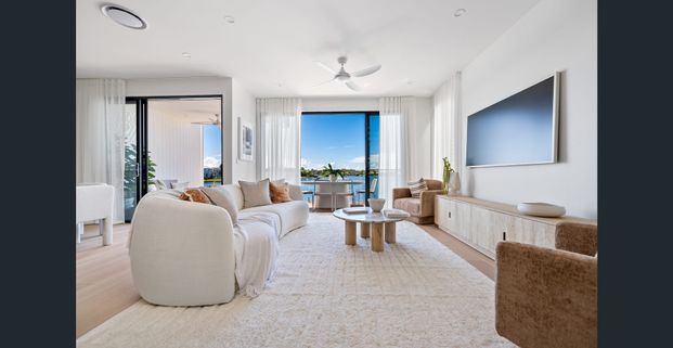 Ultimate waterfront living with private pool & pontoon - Photo 1