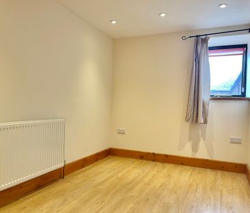 2 bedroom Spacious Two Bedroom Home to rent - Photo 4