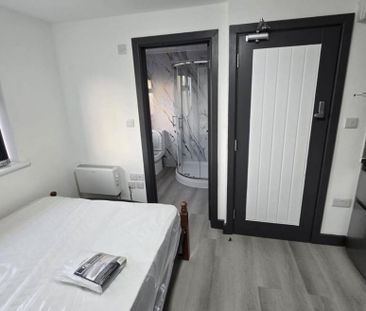 Studio to rent - Photo 5