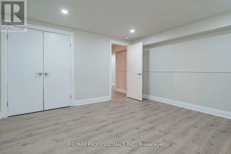 364 RATHBURN ROAD - Photo 2