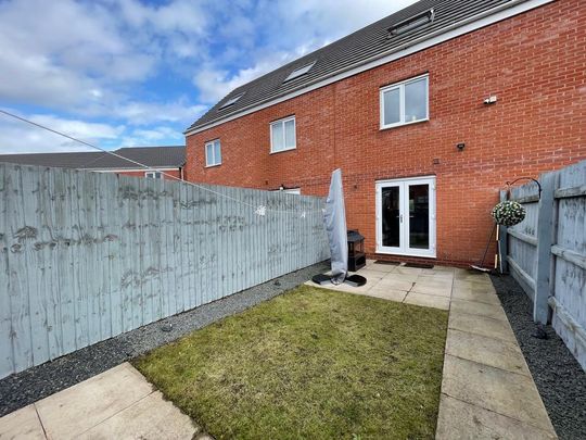 3 bedroom terraced house to rent - Photo 1