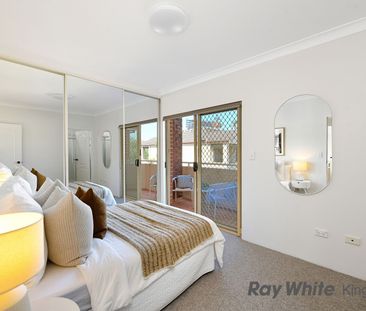 Full Brick Two Level Three Bedroom Townhouse - Photo 4
