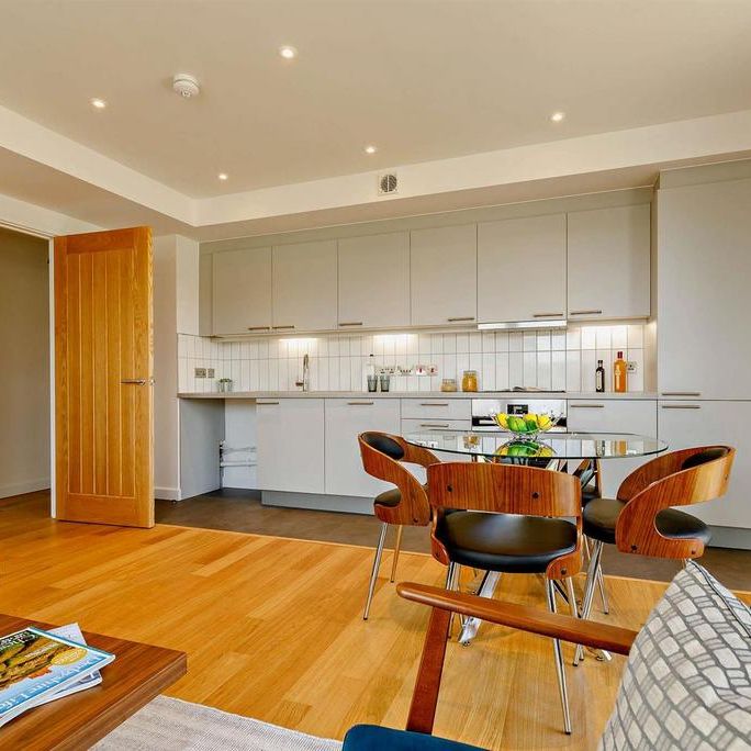 2 bedroom flat to rent - Photo 1