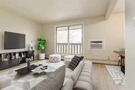 2 Bedroom - Photo 4