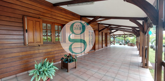 Location Maison 8 pièces 270m² ST ANDRE 97440 - Photo 2